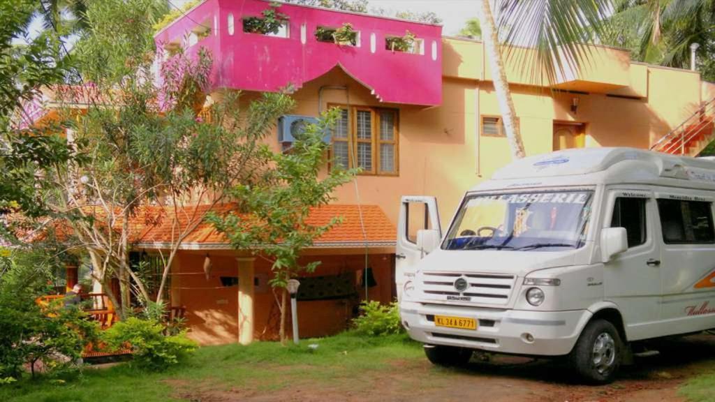 Ganesh House Ayurveda Homestay โกวาลัม ภายนอก รูปภาพ