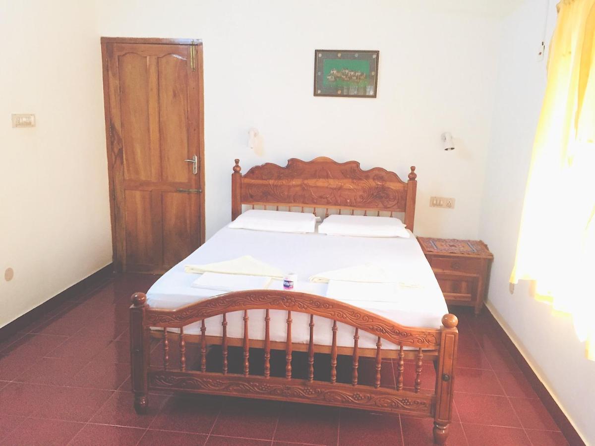 Ganesh House Ayurveda Homestay โกวาลัม ภายนอก รูปภาพ